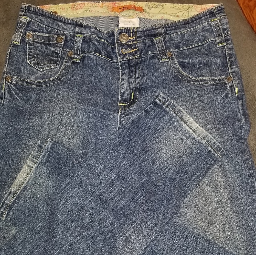 Jeans - Picture 2 of 3